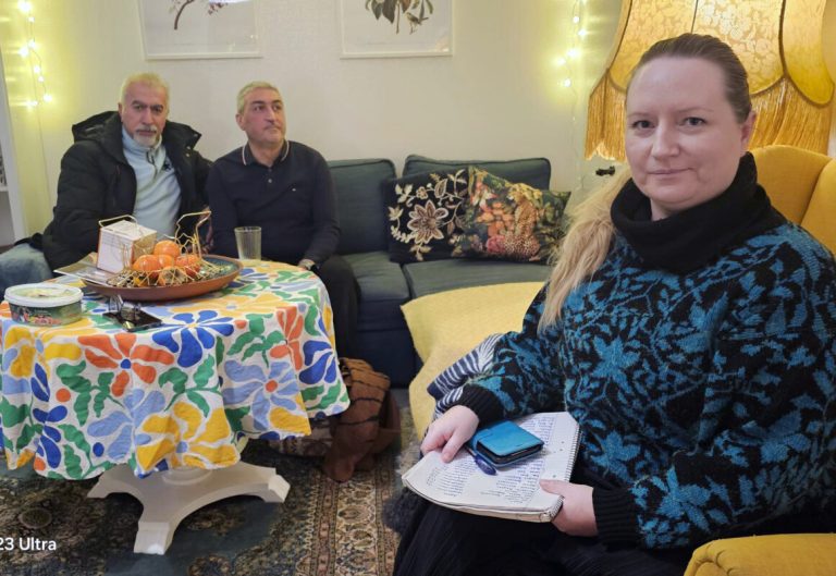 Grannar enas om garagehyrahöjning: ”Vi betalar 1 200 kr för ett garage utan el”