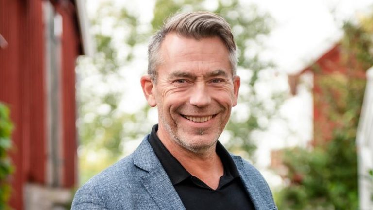 Den nya vd:n för Olefs får en månadslön på 115 000 kr, vilket är 45 000 kr mer än vd:n.