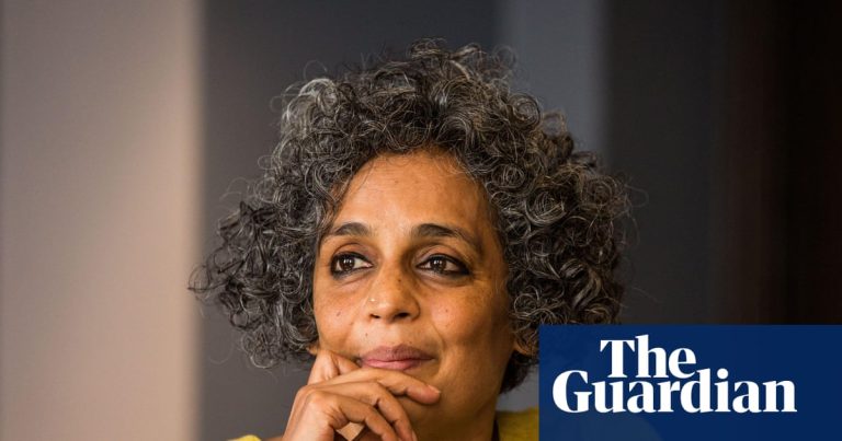 Arundhati Roy drar sig från filmfestivalen i Berlin på grund av uttalanden om att ”gå bort från politiken” | Berlin filmfestival