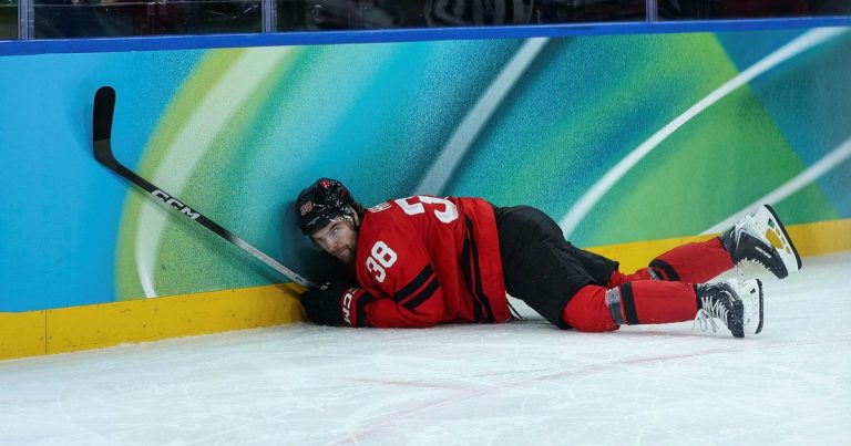 Rykte skamfilat, inga hockeyguld – Trump flyr med Kanada