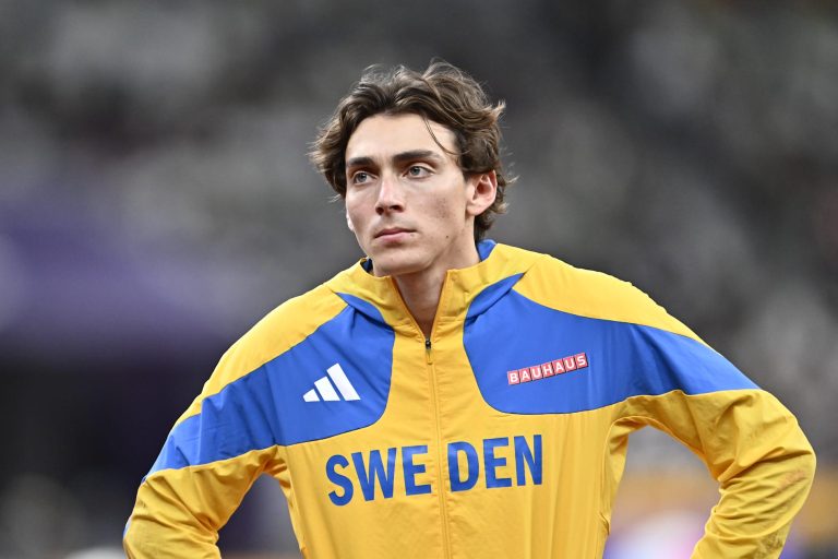 Greg Duplantis utsparkad från Mondo Duplantis svensexa