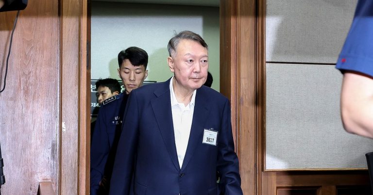 Sydkoreas förre president Yoon Seok-yeol dömdes till livstids fängelse