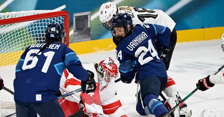 Ishockey: Finland förlorar i heroisk kamp mot Schweiz – Bronsmatchen börjar med dammästerskapet