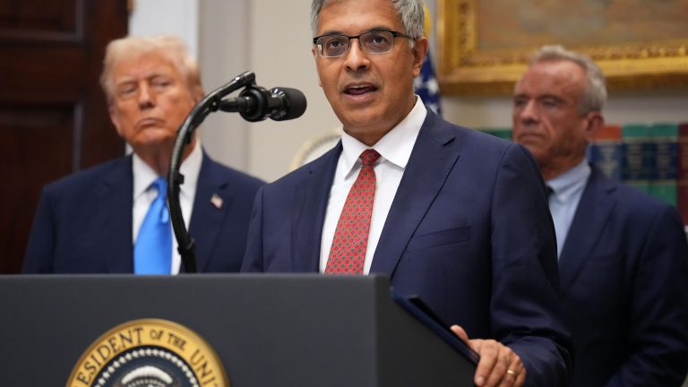 Kontroversiell NIH-direktör blir chef för CDC i omorganisationen av RFK Jr