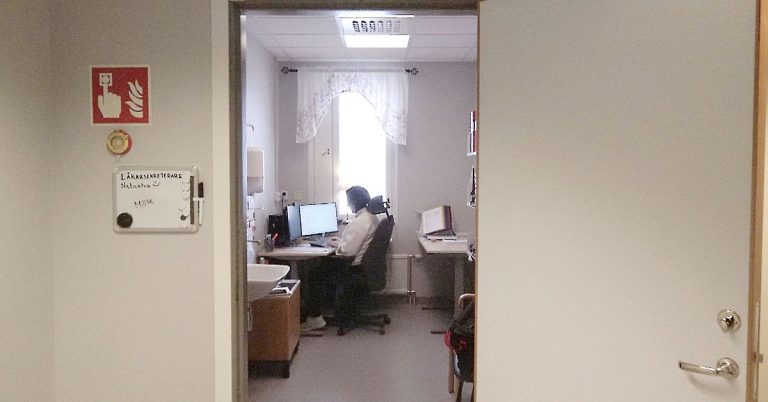 Cosmic kanske förenklar saker, men det är en stor tidstjuv för sjukhus.