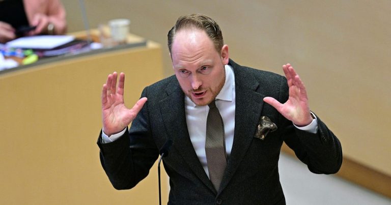 Insändare. Anta lagstiftning för att stoppa SD:s kärnvapenprogram