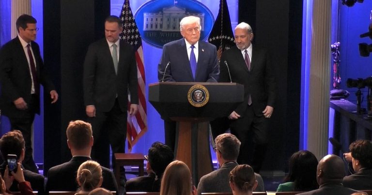 President Trump: Signerar tullar för alla länder