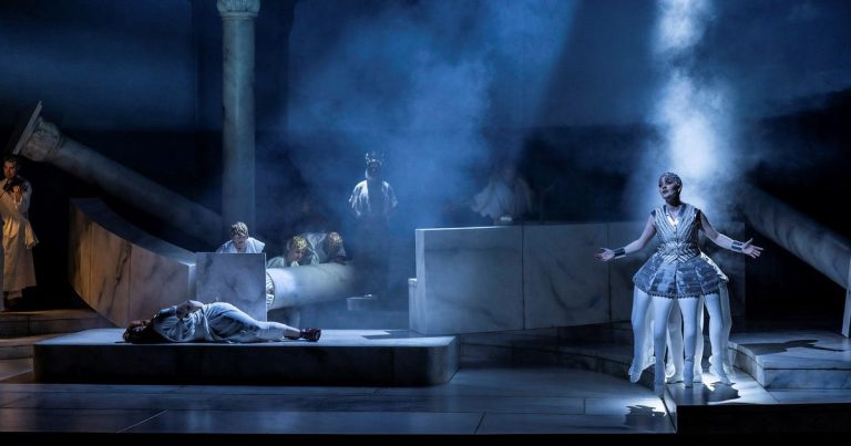 Vänskap, svek och dolda familjehemligheter i ”Olympiaden”