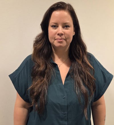 Här går 8 av 10 personer till jobbet sjuka – Jennifer: ”Jag har inte råd att stanna hemma”