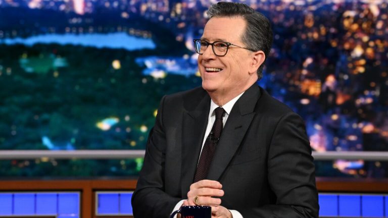 Stephen Colbert säger att CBS förbjuder intervjuer med demokrater på grund av FCC-hot