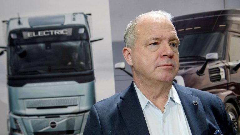 Tvärbroms för Volvos elektrifiering – VD ser politikerna