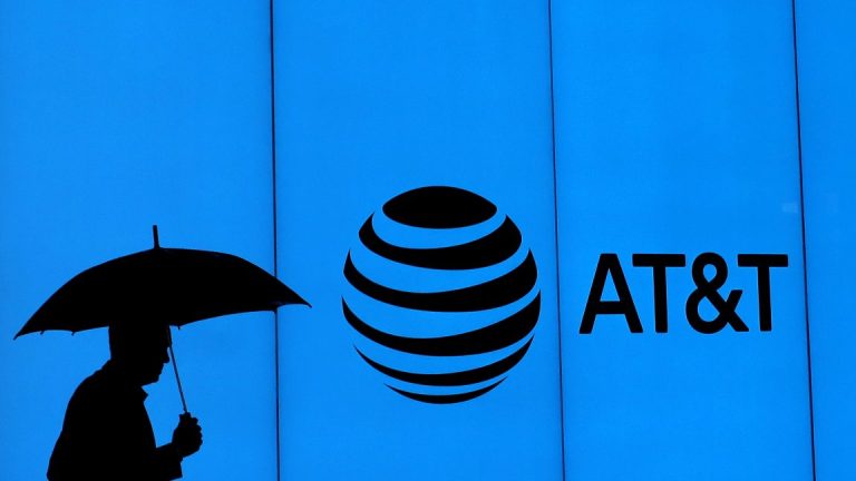 En annan AT&T FirstNet-användare får en chockerande $6 200 sedel på $2 per megabyte.