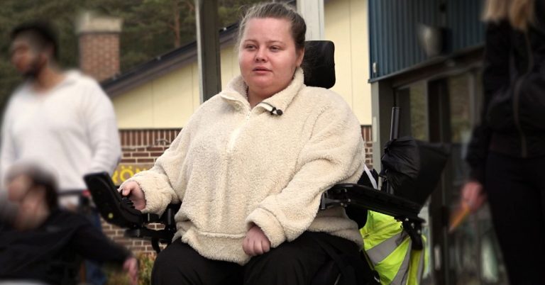 Nova, 21, kan inte få hjälp efter lunch och ”väntar ofta på att tiden ska gå”.