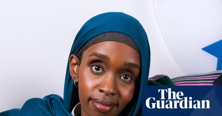 ”Stökig, kaotisk, rolig”: Inuti den lustiga komedin om en tonårig muslimsk gymnasietjej | TV