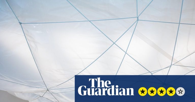 Christo: Aviation Review – Ett förvånansvärt djupt uttryck för en rappares omöjliga drömmar | Christo