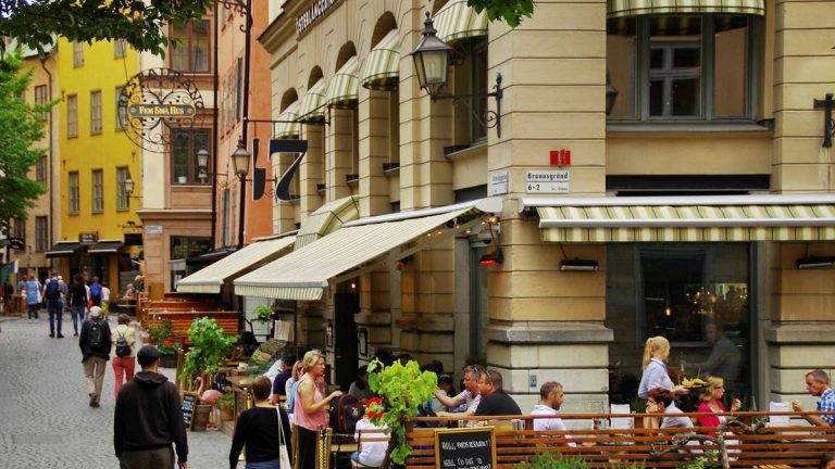Kinnevik säger att fastigheten ligger i Gamla Stan.