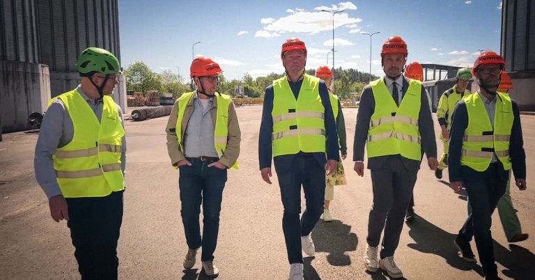 (S) och (C) kommer nära – partisekreterare vid besök i Norrköping