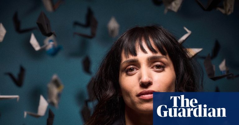 Rozie Kelly Ljudboksrecension ”Kingfisher” – En klok tanke om kärlek, lust och makt | Boka