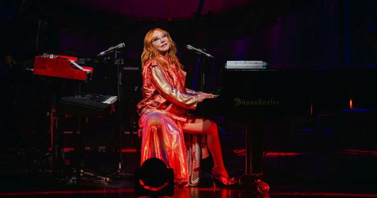 Magi och drama när Tori Amos tar sig an cirkusen