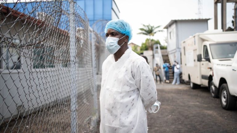 Trump-administrationen ville inte att amerikaner skulle exponeras för ebola och skickade dem till Berlin och Prag.