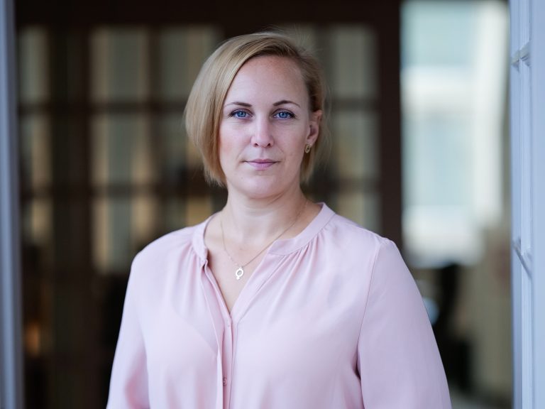”Glöm att 80 % av din lön går till socialförsäkringen. Du måste höja taket för att vara säker.”
